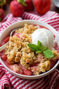 Simple Strawberry Rhubarb Crisp Life Made Simple
